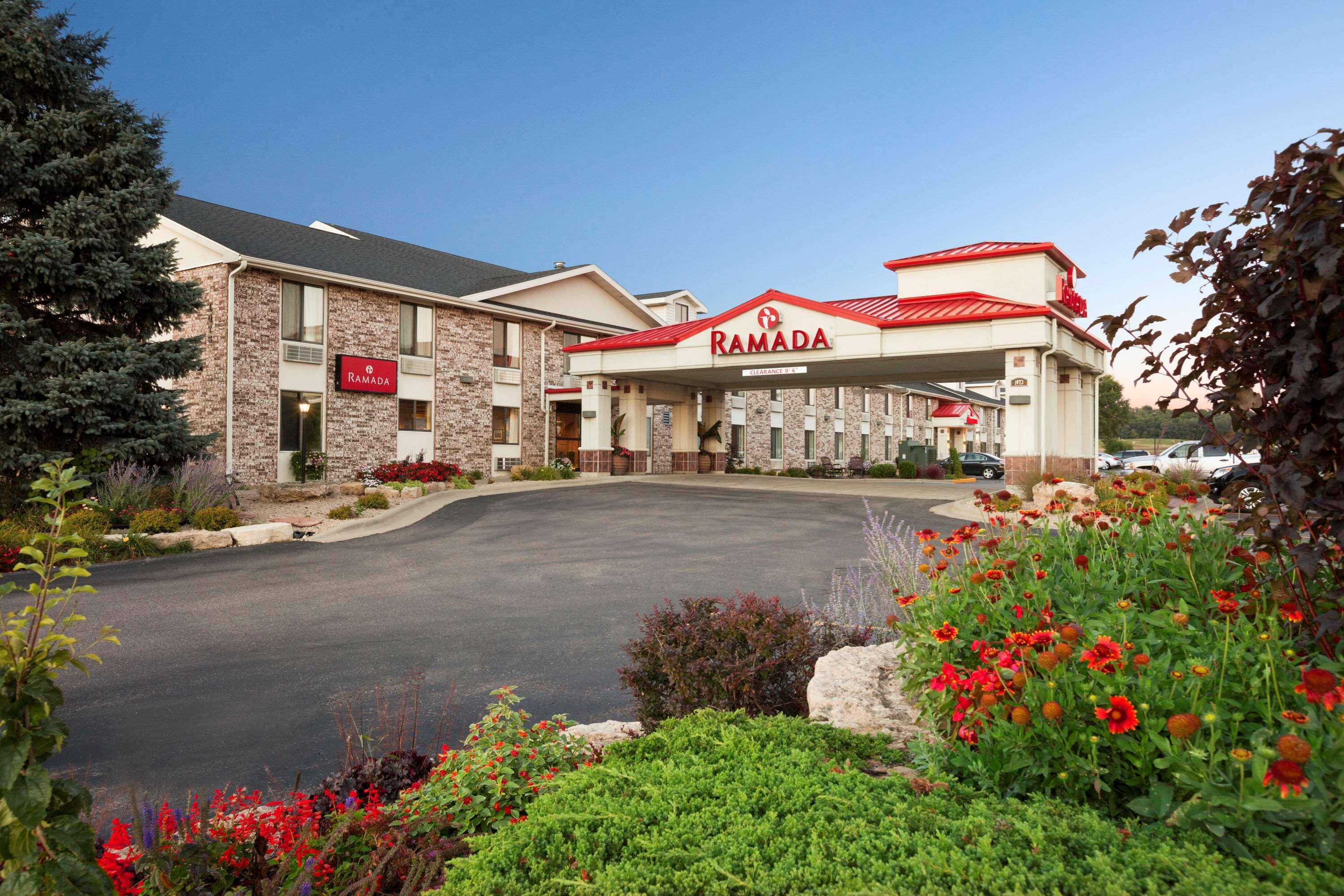 Ramada By Wyndham Wisconsin Dells I-90 Hotel Kültér fotó