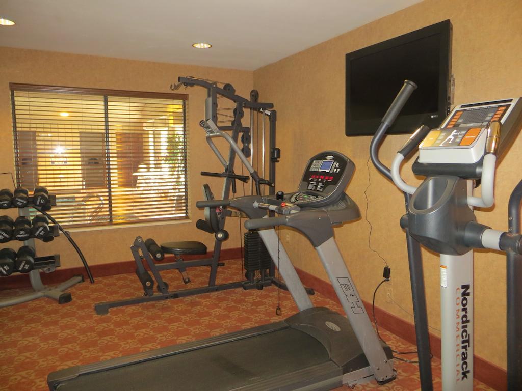 Ramada By Wyndham Wisconsin Dells I-90 Hotel Kültér fotó
