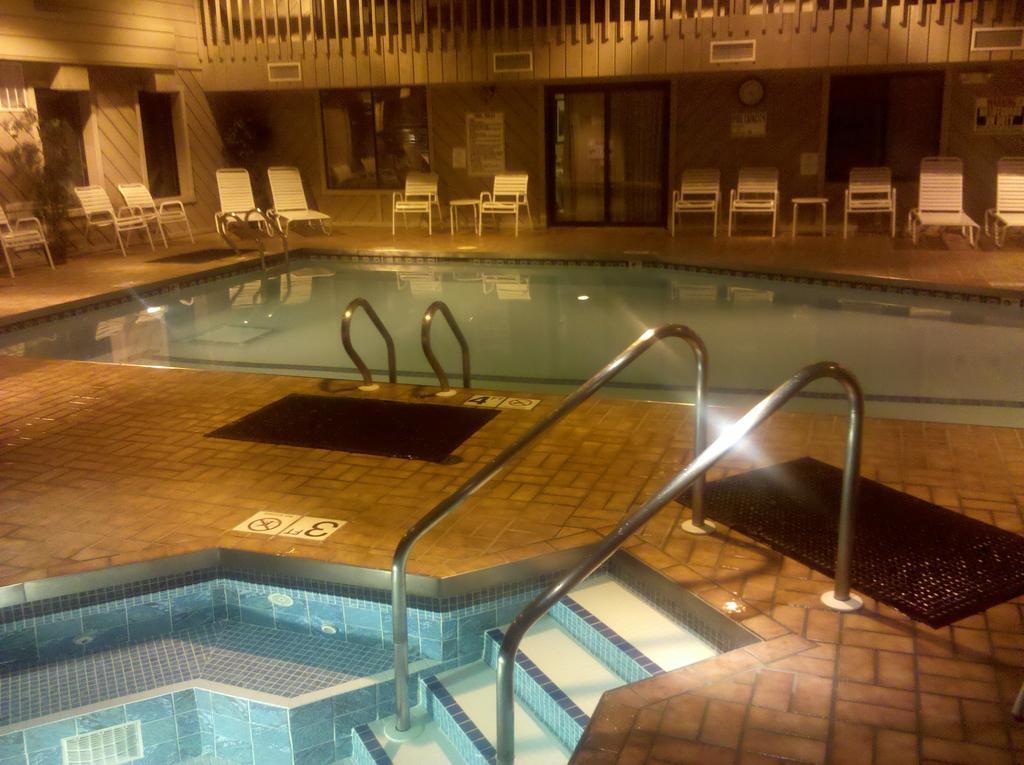 Ramada By Wyndham Wisconsin Dells I-90 Hotel Kültér fotó